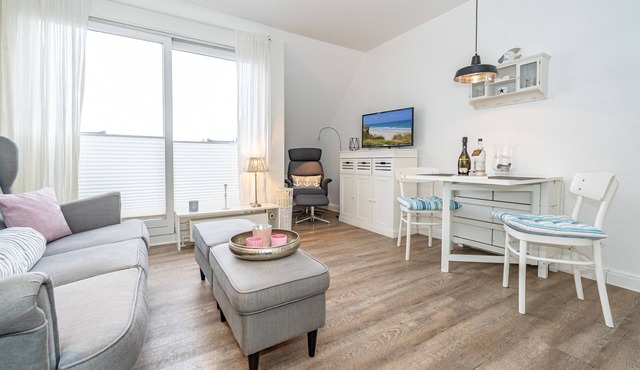 Cozy 2-room vacation apartment with balcony in Wenningstedt.