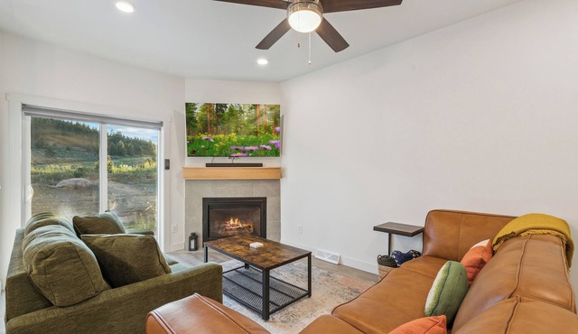 Cozy 3BR family & dog-friendly mountain retreat in scenic Tabernash