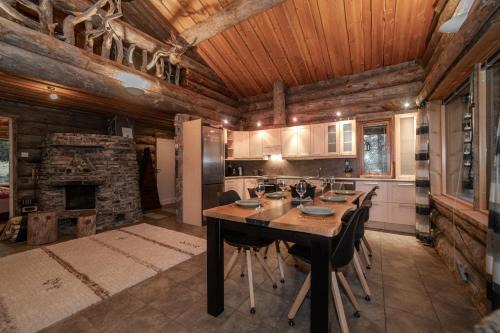 Cozy 4BR Cabin Next To Ski Slopes | Villa Mörri