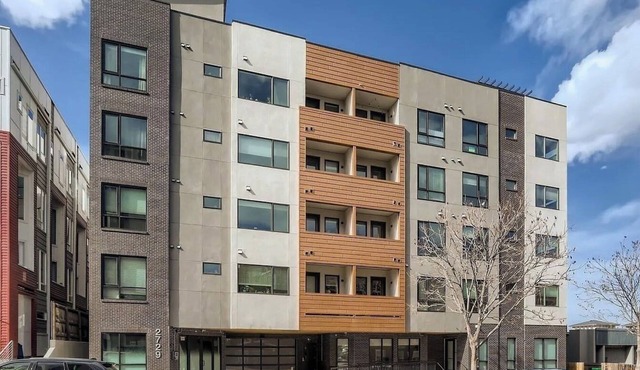 Cozy, furnished, 1-bedroom condo, prime location to all that Denver has to offer
