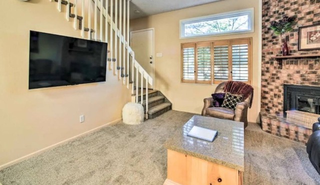 Cozy Getaway ~ 6 Mi to Dtwn Colorado Springs