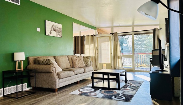 Cozy Long Term 1 Bed 1 Bath Housing in Broomfield