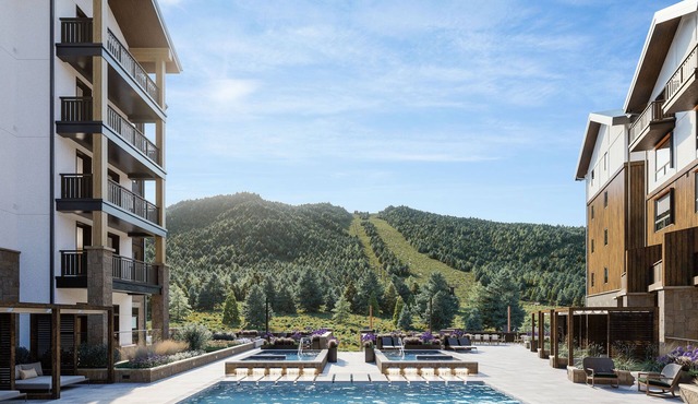Cozy Queen Room | Mountain Views, Ski Access & Spa