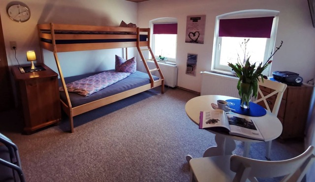 Cozy shared room Marry on the horse farm