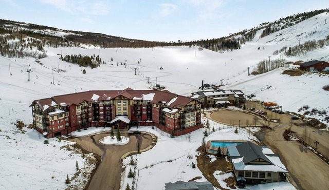 COZY SKI IN SKI OUT COLORADO CONDO