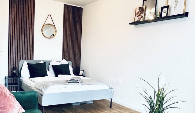 Cozy studio with kitchen, Netflix & panoramic views near the city