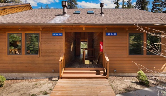 Creekside Suites 19 by Estes Park Condos