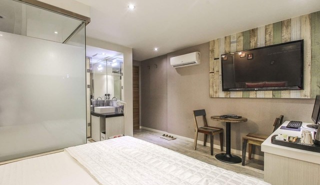 Cube Hotel
