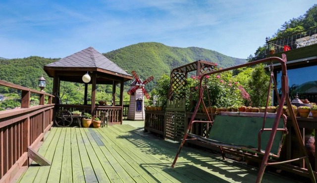 Danyang Kkottteuran Pension