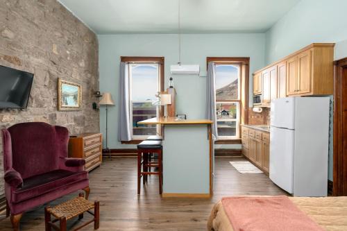 Del Norte Colorado Stone Quarry Studio Apt
