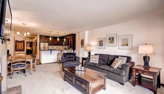 Deluxe Condo near Gondola | Fireplace & Balcony