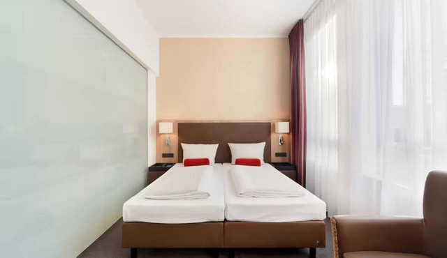 Discover a Stay That Feels Just Like Home—Only Better! Pets Are Welcome!