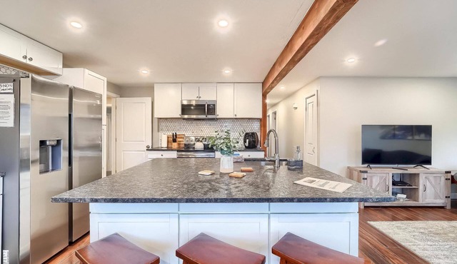 Dog Friendly, 4-bedroom, Cozy Longmont Home