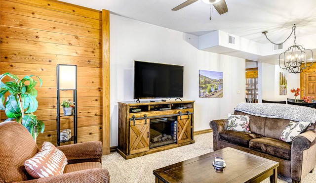 dog-friendly, golf course-front condo near hot springs and wolf creek ski area