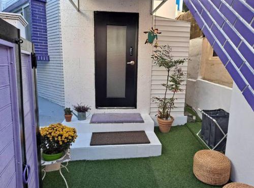 Dongpirang Purple House 1