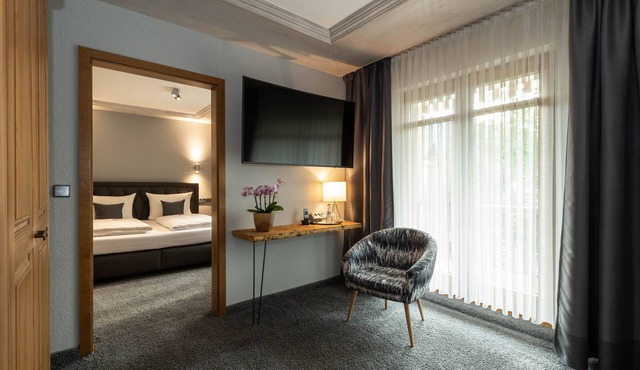 Double room suite with shower and WC