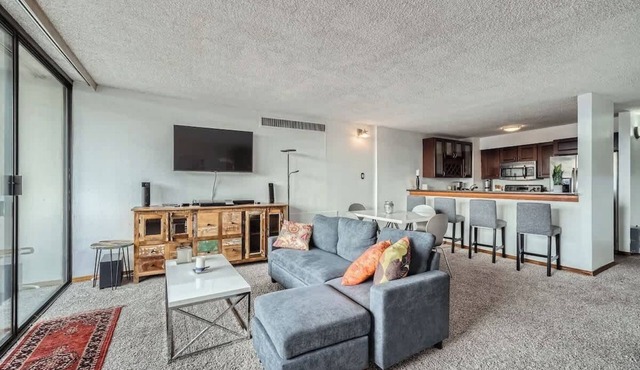 Downtown Denver Furnished 1 BDR w/Rooftop Pool