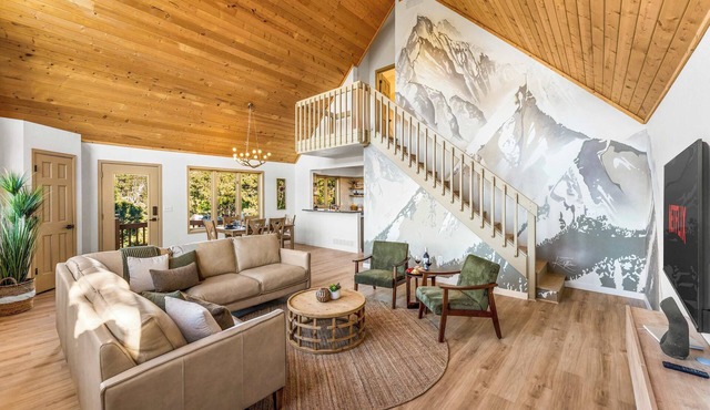 Dreamscape | Private Theater, Hot Tub & Geo Dome