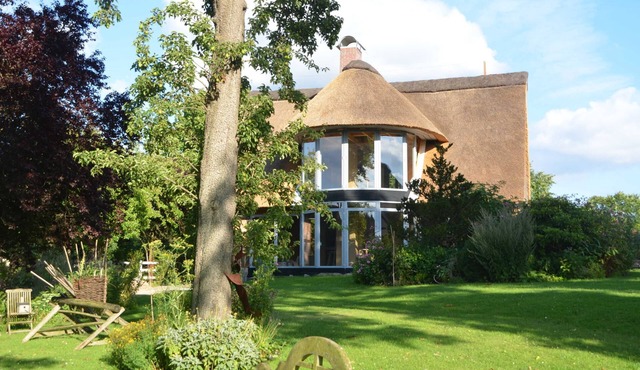 Duck's Nest - Thatched Aspen House