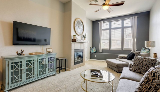 Easy E470 & 125 Access! Quiet Englewood Condo