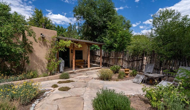 El Nido Lane Tesuque | Fireplaces, Walk to Plaza