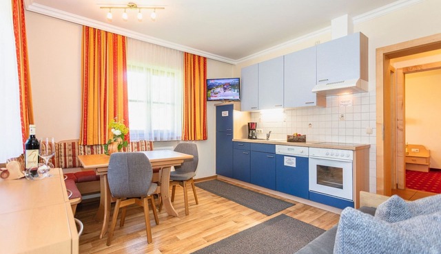 Elegant apartment near the ski bus