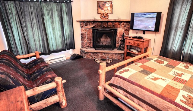 Enjoy a cozy getaway in this suite-style attached cabin