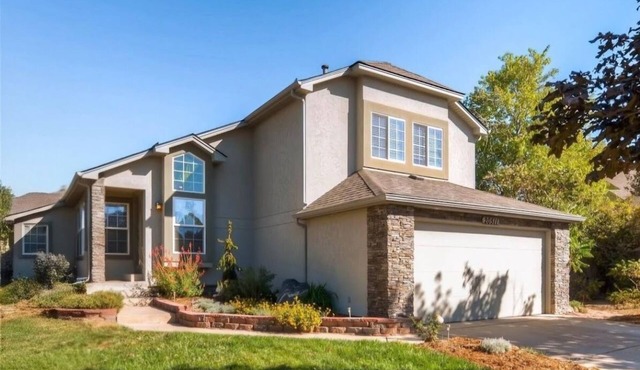 Entire Home Dog Friendly Near DIA & Golf Course Fast WIFI