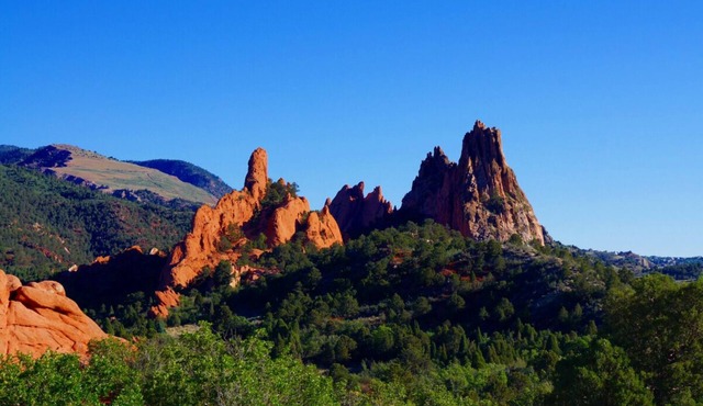 Explore Colorado Springs! TWO Relaxing 2BR Suites w/Kitchens, FREE Breakfast!