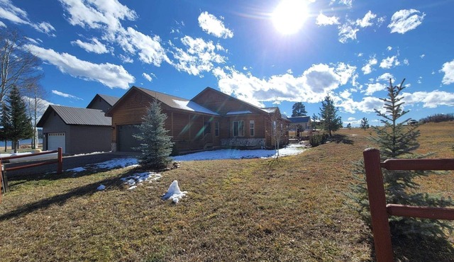 FABULOUS LAKE HATCHER HOME