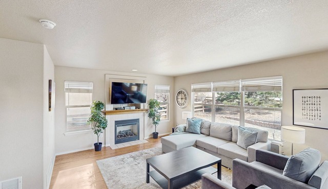 Family-Friendly home with dog friendly amenities, game room & mountain views