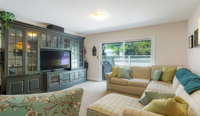 Family-Friendly Retreat near Rocky Mountain Adventure. Pet Friendly!