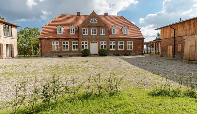 Farm right on the banks of the Schlei