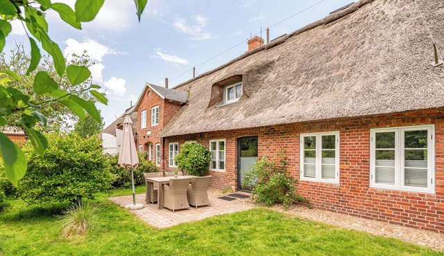 Feel-good atmosphere under thatched roof in the beautiful vacation apartment "Wa