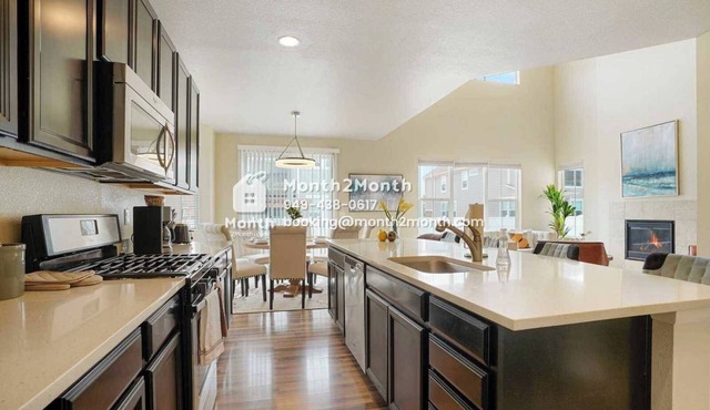 Fenced Yard & Pet Friendly & Dedicate Study & Walk-in Closet #41709