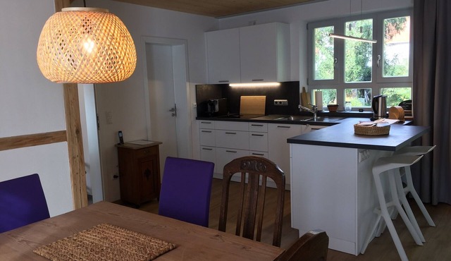 Ferienhaus mit Balkon und Garten