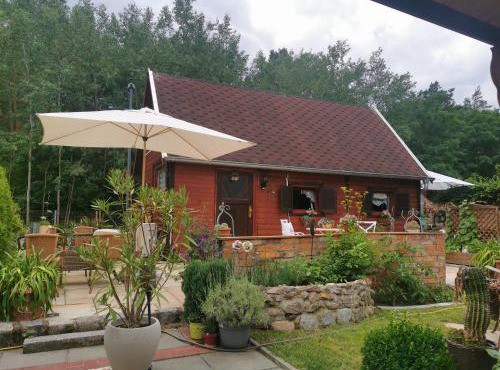 Ferienhaus mit mediterraner Terrasse