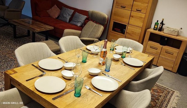 Ferienwohnung - Loft - mit 123qm bei Würzburg mit eigenen gratis Parkplatz Terasse Grill WLAN - nur Einzelbetten