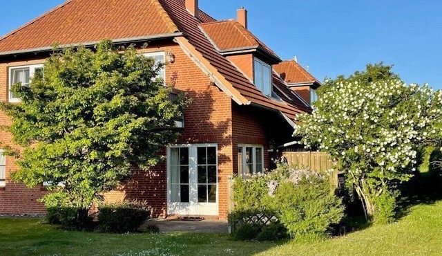 FeWo mit Terasse u. Garten am Golfplatz