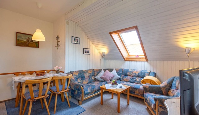 'Fewo Morgensünn' with Shared Terrace, Garden and Wi-Fi