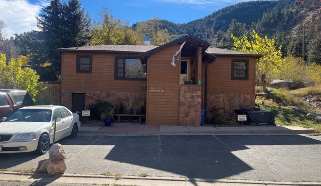 FILM YOUR BRAND IN THE OUTDOORS AT THE SEEDS OF SUNDANCE CABIN ON BOULDER CREEK.