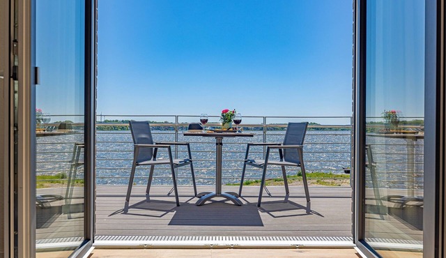 Fjord-Koje 7 - Underfloor heating, shower, balcony, garden furniture, desk