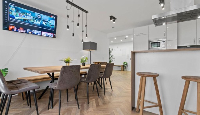 Flatista Homes - Central Station - 4 BR