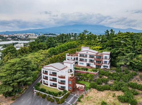 Four Season Pension