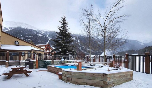 Foxpine Hotel Style Room with 2 Beds #208 by RedAwning
