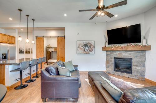 Fraser Adventure Base! Condo Near Hiking & River