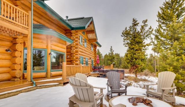 Fraser Chalet w/Hot Tub & Mountain Views