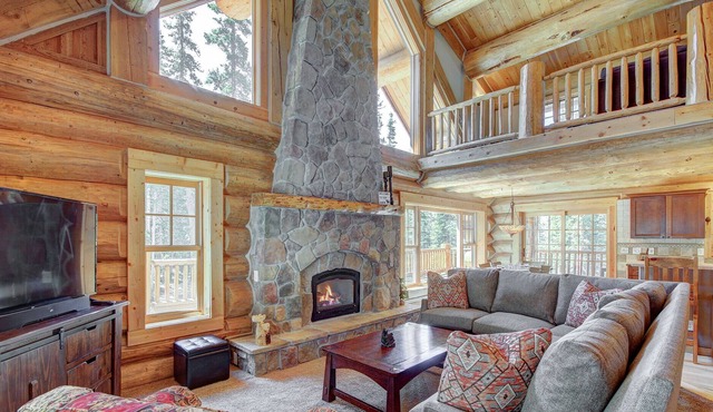 FREE SkyCard Activities - Beautiful Log Cabin, Hot Tub, 2 Master Suites - Timber Ridge Lodge