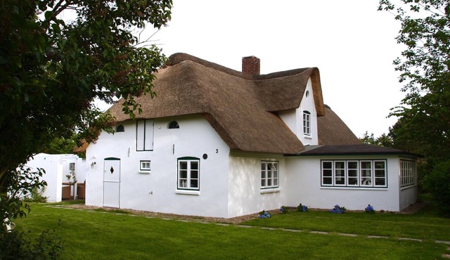 Friesenhaus Amrum Hommelkasche on 80 m² with garden, WLAN and 6 beds