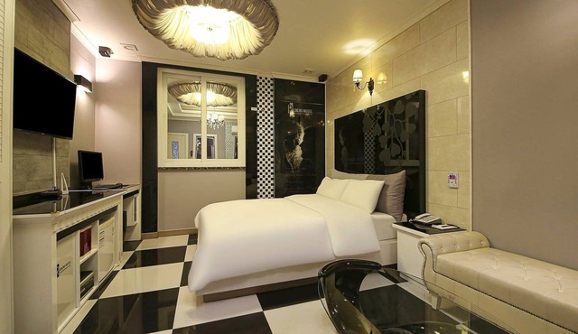 From H Rubens Hotel Mokpo Pyeonghwa Square